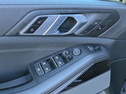 Used 2022 BMW X5 M50i w/ Parking Assistance Package image 10