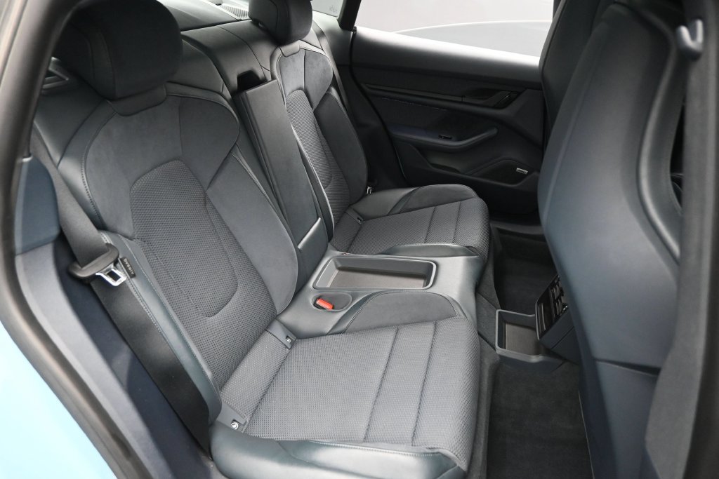 Used 2021 Porsche Taycan RWD image 27