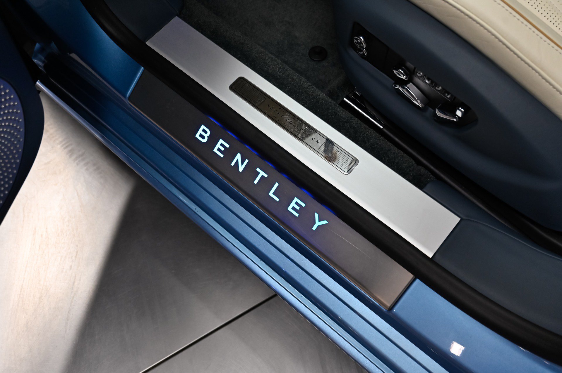 Used 2022 Bentley Flying Spur V8 AWD/4WD image 52