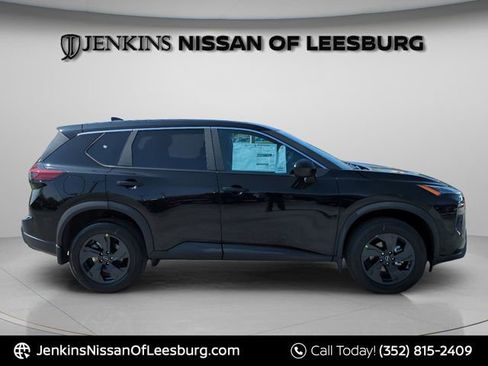 New 2026 Nissan Rogue SV FWD image 3
