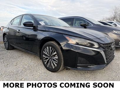 Used 2023 Nissan Altima 2.5 SV w/ SV Premium Package
