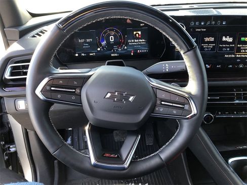 Certified 2025 Chevrolet Traverse Z71 w/ Enhanced Driving Package image 14