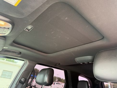 Used 2018 Dodge Durango R/T w/ Technology Group AWD/4WD image 14