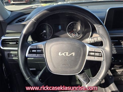 Used 2022 Kia Telluride EX w/ EX Premium Package image 11