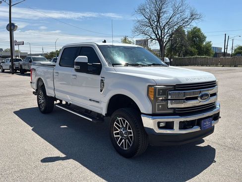 Used 2019 Ford F250 Lariat w/ Lariat Value Package image 1