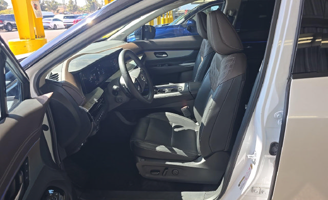 Used 2025 Nissan Murano Platinum w/ Cargo Package AWD/4WD image 5