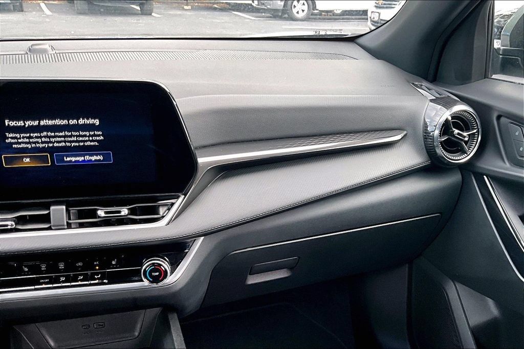 Used 2025 Chevrolet Equinox LT AWD/4WD image 25