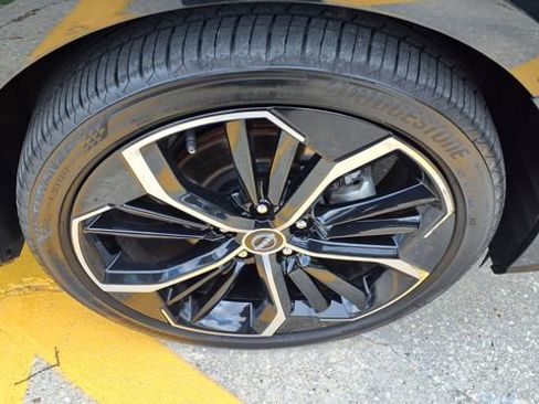 Used 2025 Nissan Altima 2.5 SR FWD image 25