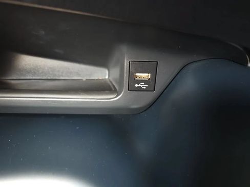 Used 2021 Toyota C-HR LE FWD image 29