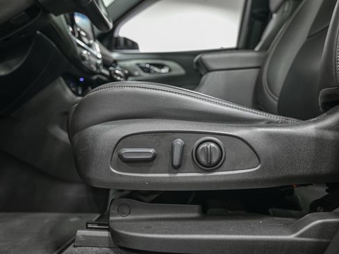 Used 2023 Chevrolet Traverse LT w/ LT Premium Package image 14