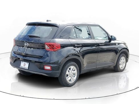 Used 2026 Hyundai Venue SE FWD image 4