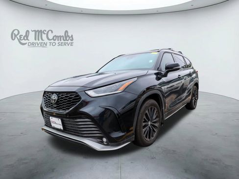 Used 2025 Toyota Highlander XSE AWD/4WD image 1