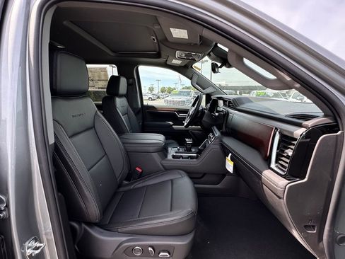 New 2026 GMC Sierra 1500 Denali w/ Denali Reserve Package AWD/4WD image 11