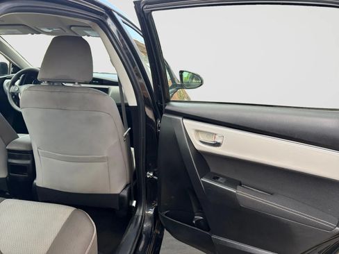 Used 2019 Toyota Corolla LE FWD image 17
