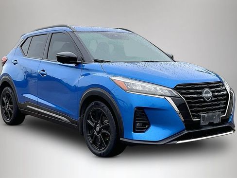Used 2023 Nissan Kicks SR FWD image 1