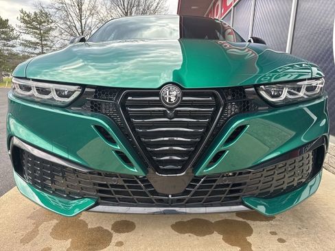 New 2026 Alfa Romeo Tonale w/ Quick Order Package 23H Volce AWD/4WD image 4