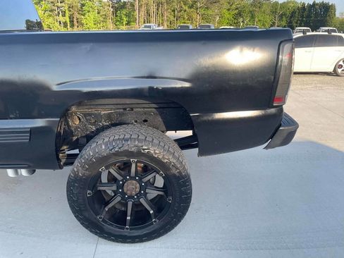 Used 2005 Chevrolet Silverado 2500 LT w/ Heavy-Duty Power Package AWD/4WD image 22