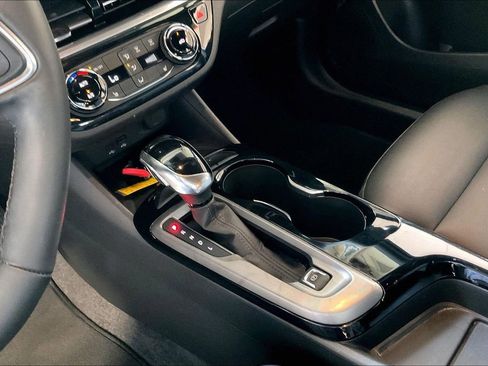 Used 2024 Buick Envista Sport Touring w/ Convenience I Package FWD image 11