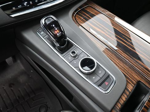 Used 2024 Cadillac Escalade ESV Premium Luxury RWD image 20
