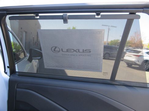 New 2026 Lexus TX 500h AWD image 21