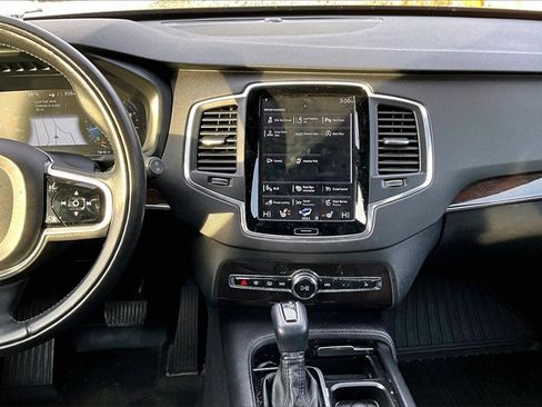 Used 2019 Volvo XC90 T6 Momentum w/ Protection Package image 29