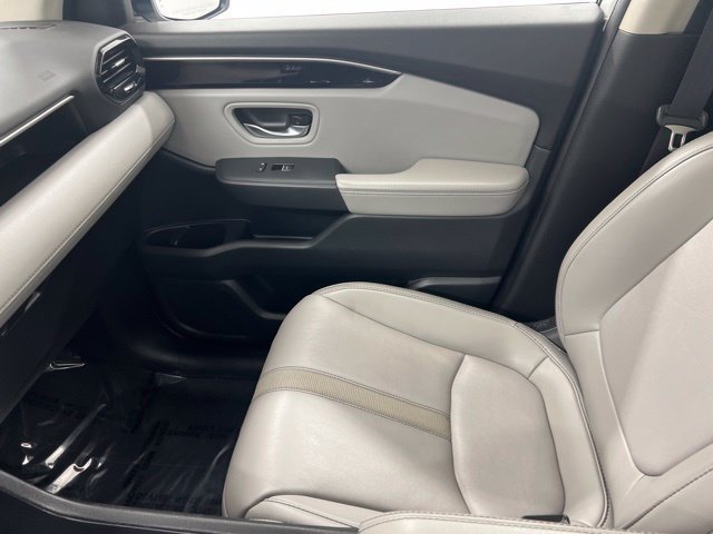 Used 2023 Honda Pilot Touring image 16