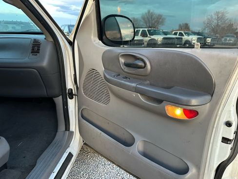 Used 2001 Ford F150 XLT image 13