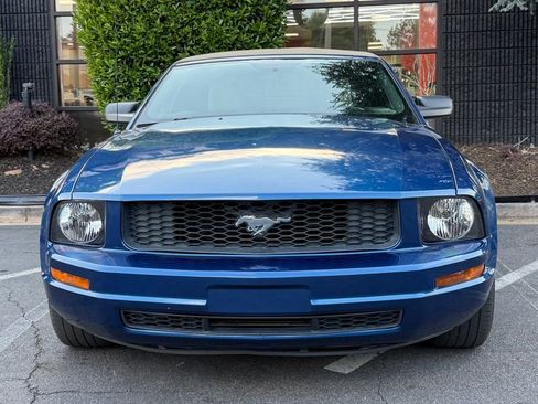 Used 2007 Ford Mustang Convertible RWD image 3