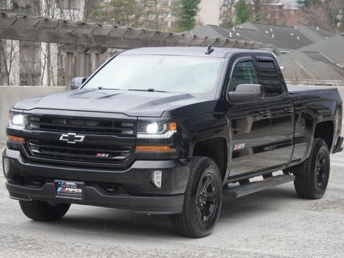 Used 2016 Chevrolet Silverado 1500 LT w/ Midnight Edition AWD/4WD image 24