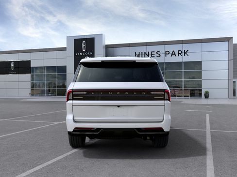 New 2027 Lincoln Navigator Reserve w/ Jet Appearance Package AWD/4WD image 7