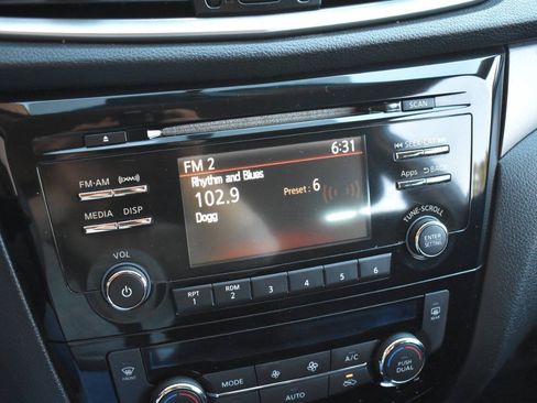 Used 2015 Nissan Rogue SV AWD/4WD image 21