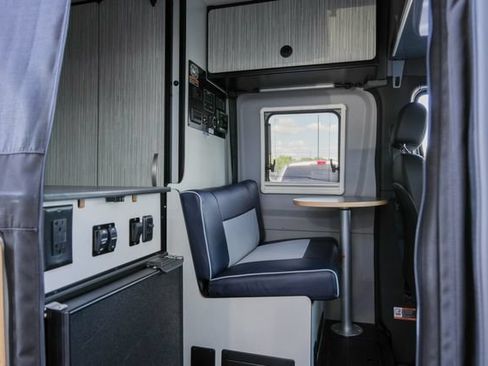 Used 2021 Mercedes-Benz Sprinter 2500 image 34