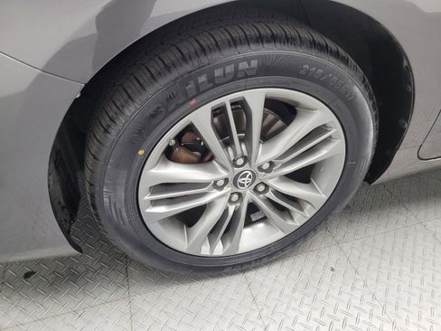 Used 2016 Toyota Camry SE w/ Moonroof Package image 31