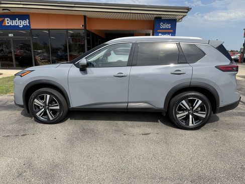 Used 2025 Nissan Rogue SL w/ SL Premium Package AWD/4WD image 2