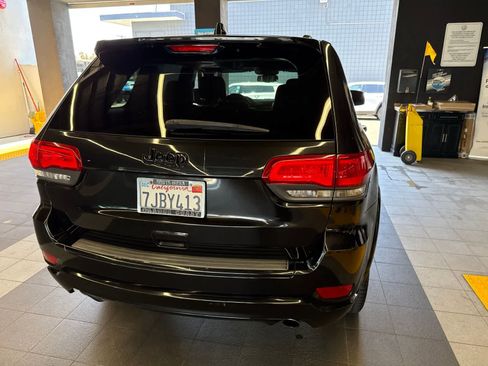 Used 2015 Jeep Grand Cherokee Altitude RWD image 6