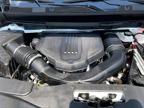 Used 2025 Chevrolet Traverse LT w/ Enhanced Driving Package FWD image 32