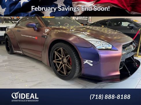 Used 2016 Nissan GT-R Premium image 1
