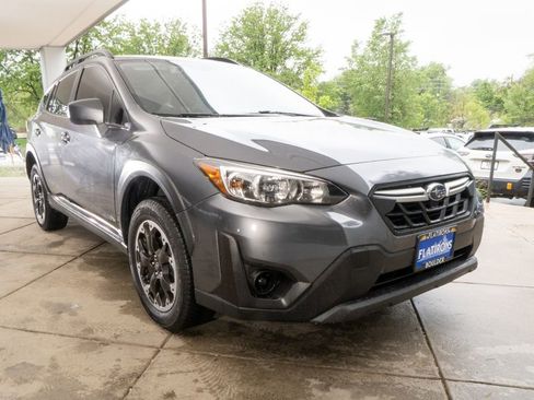 Used 2022 Subaru Crosstrek 2.0i AWD/4WD image 2