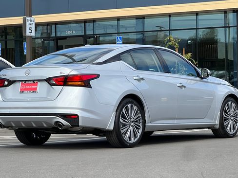 New 2025 Nissan Altima 2.5 SL image 4