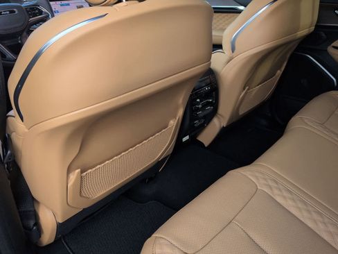 New 2025 Jeep Grand Cherokee Summit w/ Obsidian Package image 17