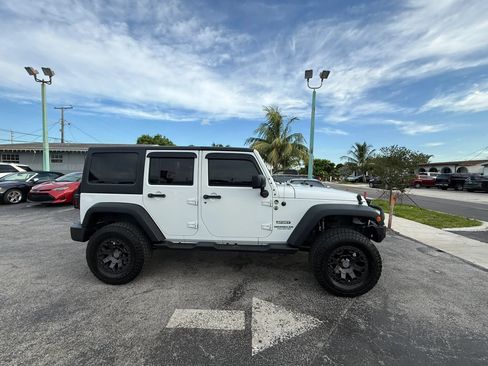 Used 2017 Jeep Wrangler Unlimited Sport w/ Quick Order Package 24S AWD/4WD image 6