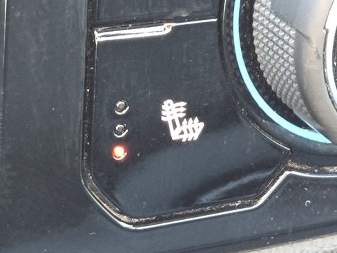 Used 2025 Chevrolet Silverado 1500 LT image 8