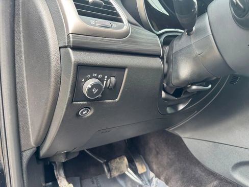 Used 2019 Jeep Grand Cherokee Altitude image 23