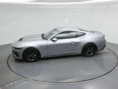 Used 2025 Ford Mustang GT RWD image 39