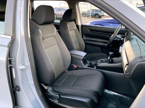 Used 2023 Honda CR-V LX image 8