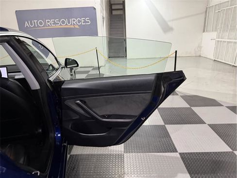 Used 2018 Tesla Model 3 Long Range image 26