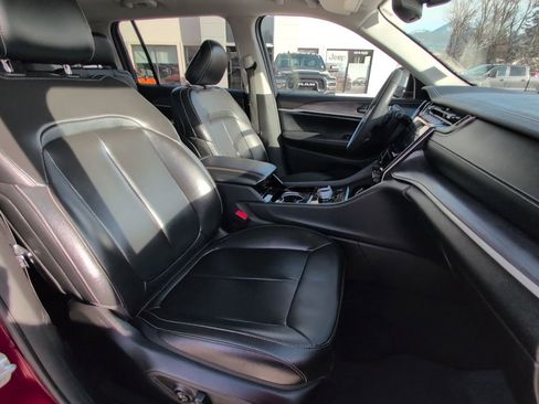 Used 2023 Jeep Grand Cherokee L Limited w/ Black Appearance Package image 30