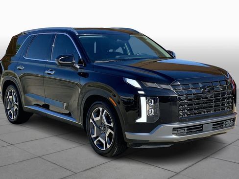 Used 2024 Hyundai Palisade Limited image 3