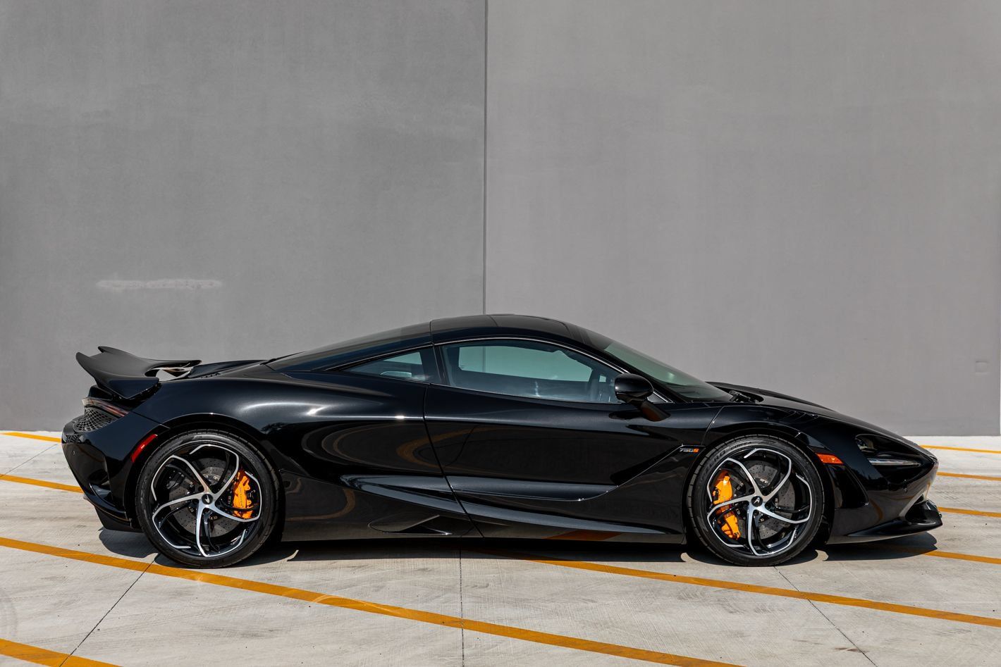 Used 2024 McLaren 750S RWD image 27