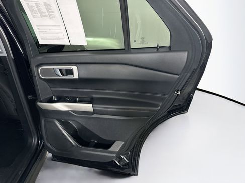 Used 2022 Ford Explorer XLT w/ Class IV Trailer Tow Package image 31